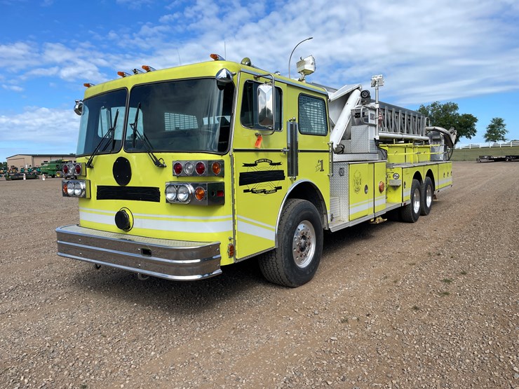 #2011-•-1985-mack-ts100-fire-truck-(has-mn-title)-image-1