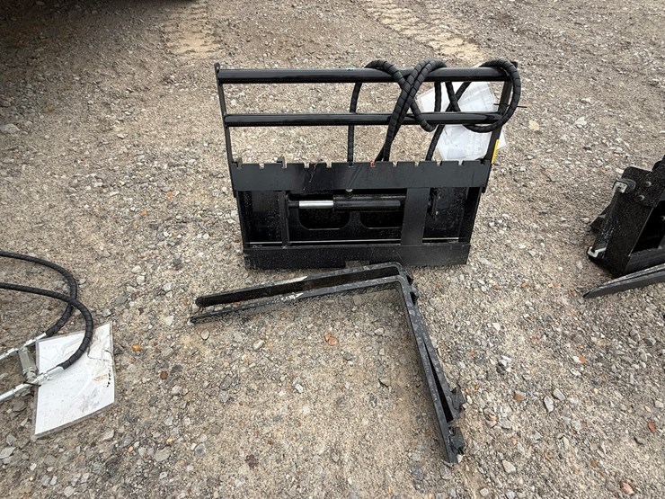 #230-•-#26377-•-unused-giyi-30"-mini-skid-steer-side-shift-fork-xcyhc2507283-image-2