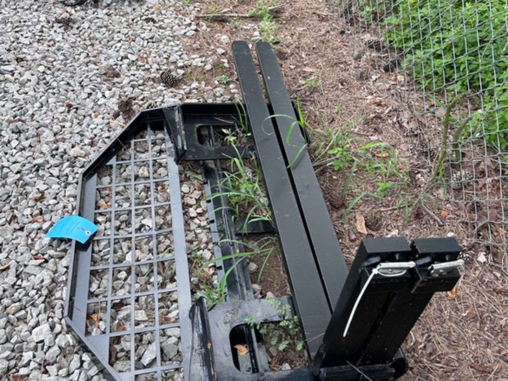 unused-quick-attach-pallet-forks-image-3