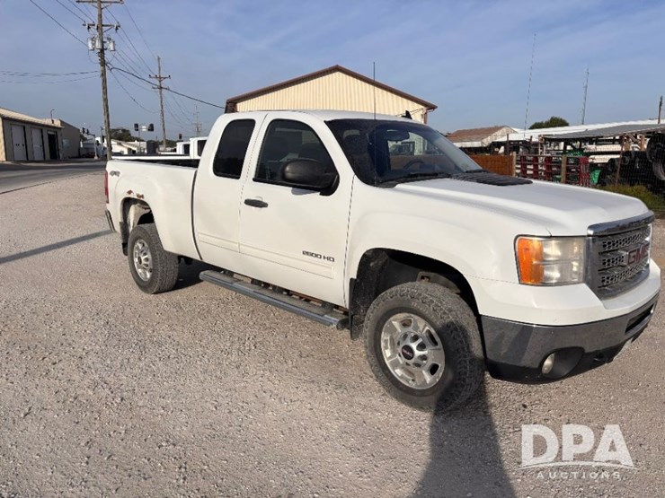 2013-gmc-2500-image-2