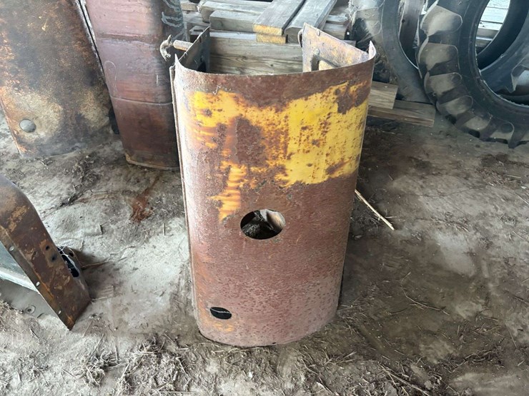 minneapolis-moline-sheet-metal-and-fuel-tank-image-6