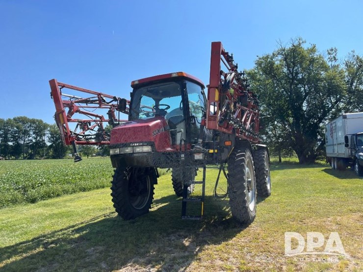 2011-case-ih-patriot-3330-image-2