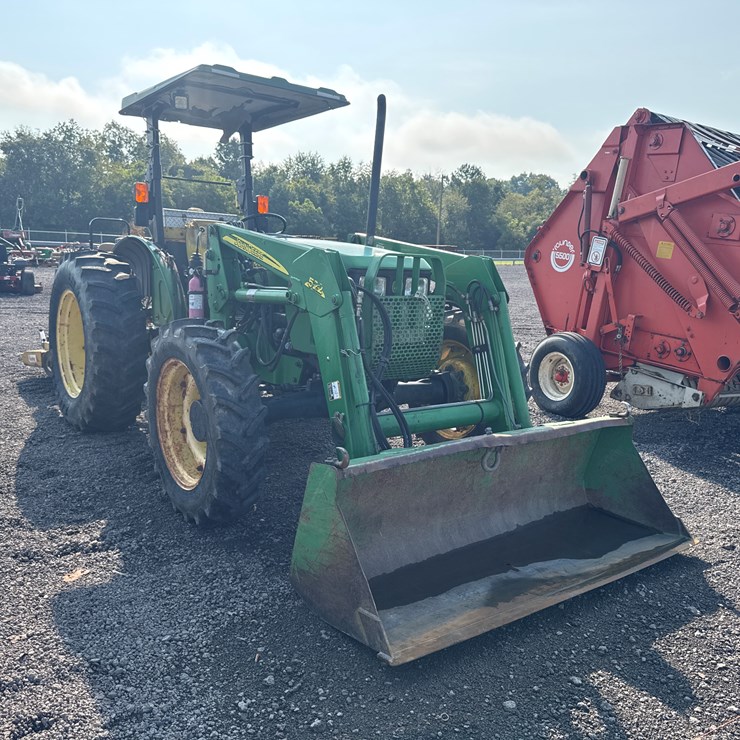 JOHN DEERE 5205