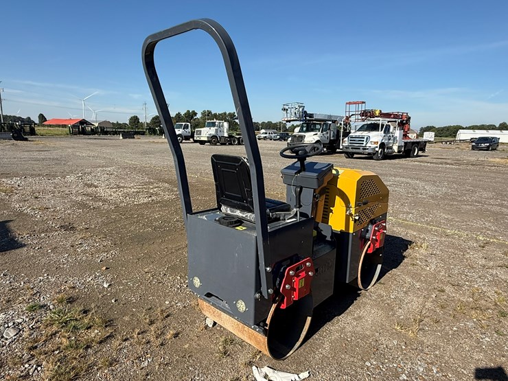 #145-•-#30306-•-2025-sdlool-sl1000-vibratory-compactor-inv#:-30306-image-4