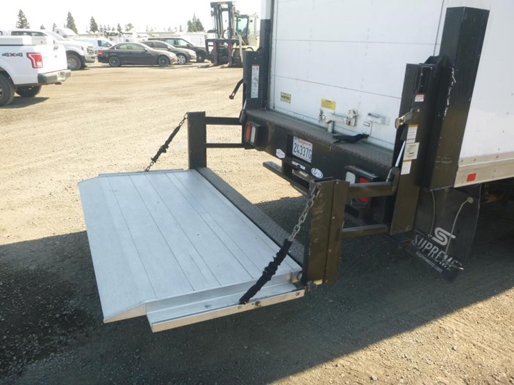 2017-chevrolet-3500-image-9