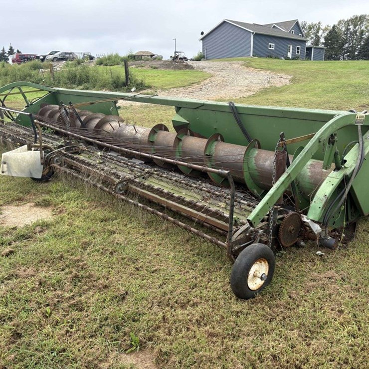 JOHN DEERE 224