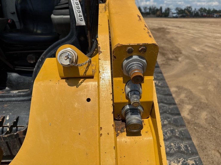 2018-caterpillar-279d-image-19