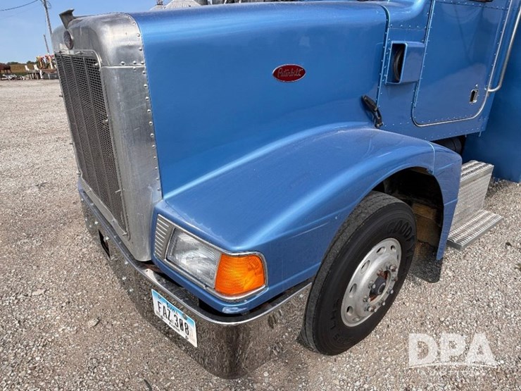 1988-peterbilt-377-image-23