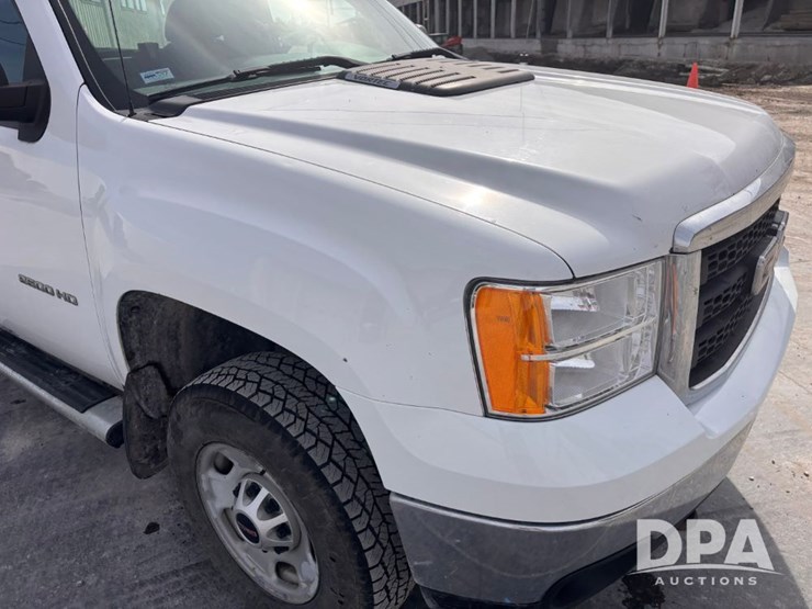 2012-gmc-sierra-2500-image-46