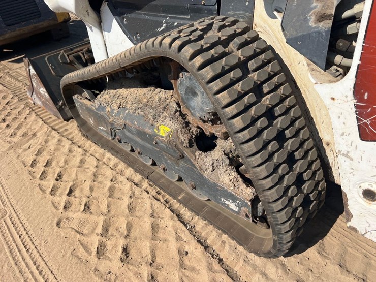 2022-bobcat-t64-image-21