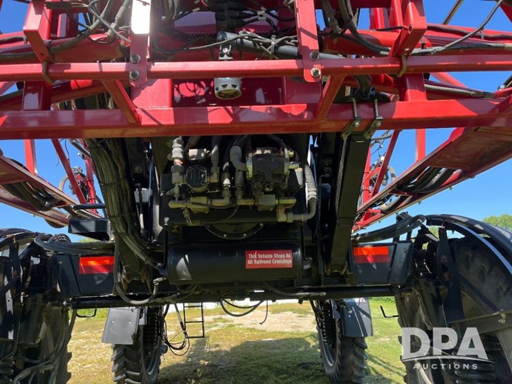 2011-case-ih-patriot-3330-image-42