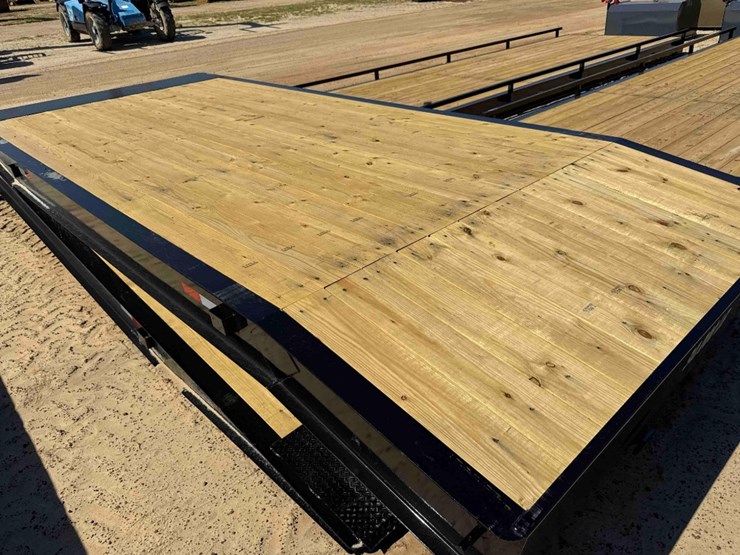 unused-x-star-20'-x-101"-loading-ramp-image-5