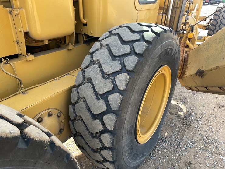 #2026-•-cat-no.12-road-grader-image-17