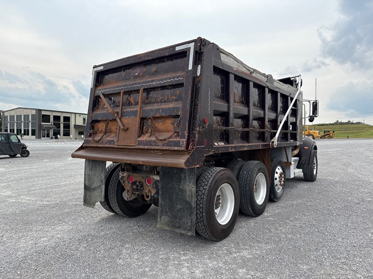 peterbilt-340-image-4