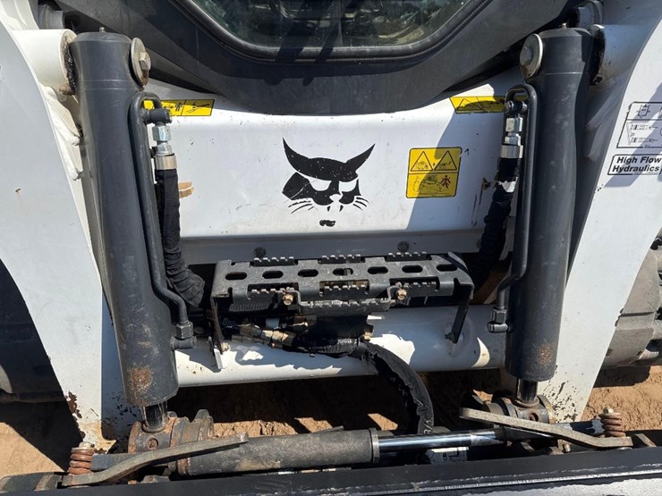 2023-bobcat-t770-image-20