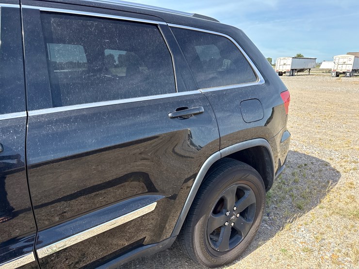2013-jeep-grand-cherokee-image-10