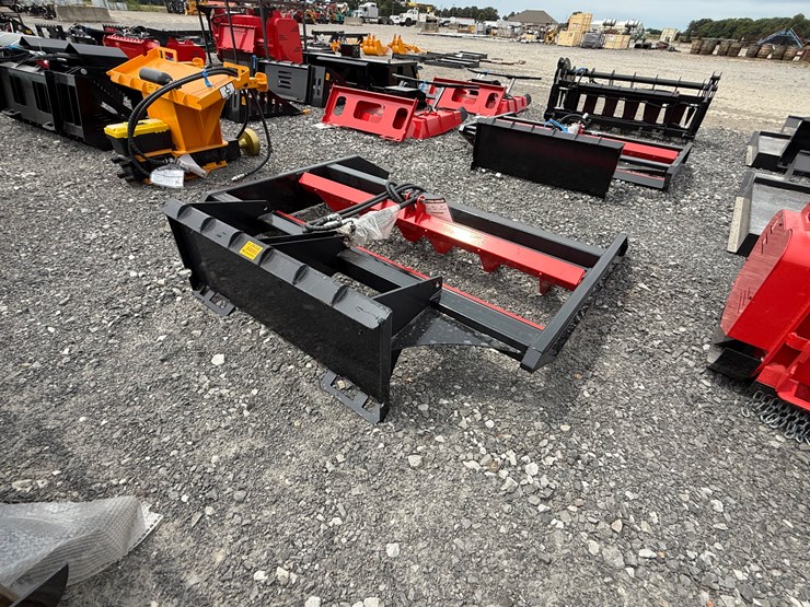 #2000-•-#26332-•-unused-giyi-70"-skid-steer-flat-ripper-pdstq250791-image-1