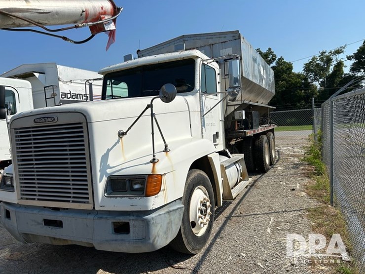 1998-freightliner-dry-tender-truck-(cp0654,-unit-28644)-image-3