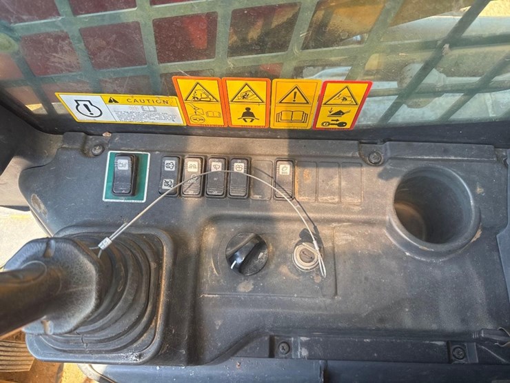 2022-takeuchi-tl12r2-image-28