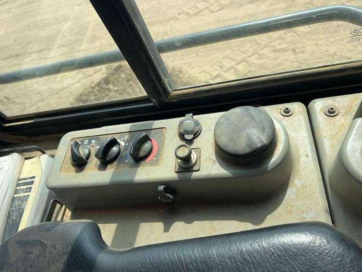 2018-komatsu-d51px-24-image-33