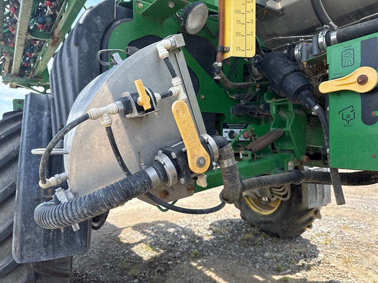 2018-john-deere-r4038-image-28