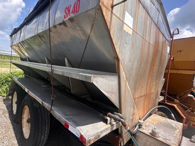adams-dry-tender-trailer-(np6113,-unit-87826)-image-2