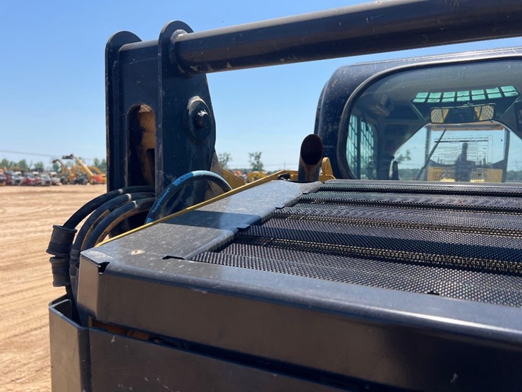 2022-caterpillar-259d3-image-20