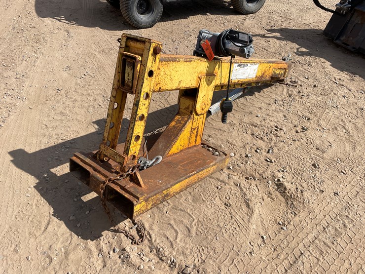 #2022-•-forklift-jib-with-winch-image-4