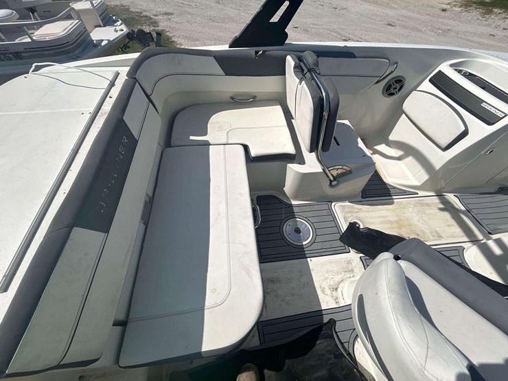 2017-bayliner-vr5-21ft-bowrider-boat-with-29ft-t/a-boat-trailer-image-23