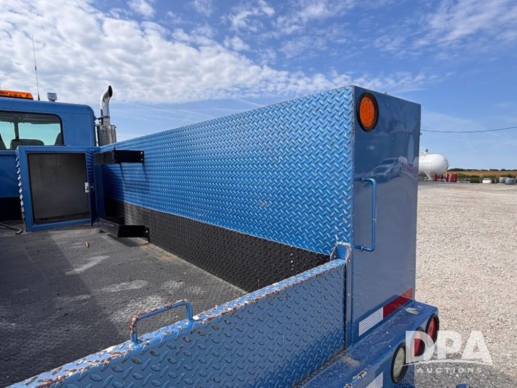 1988-peterbilt-377-image-42