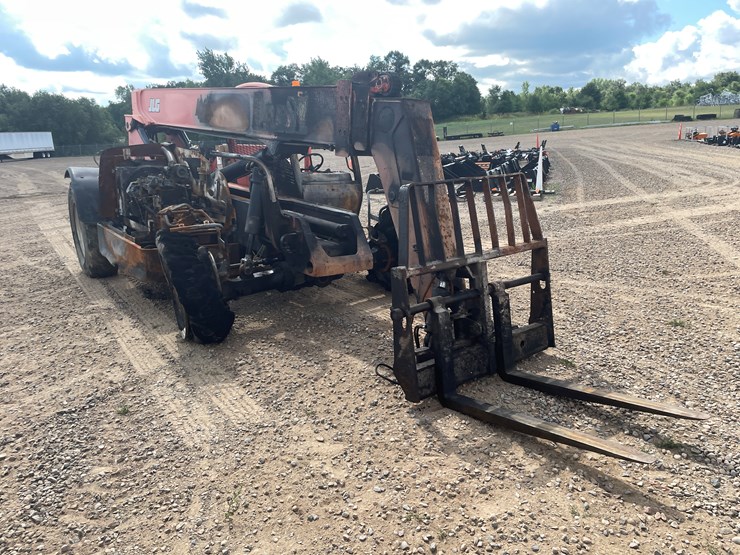 #2059-•-lull-telehandler-*non-runner*-*fire-damage*-image-3