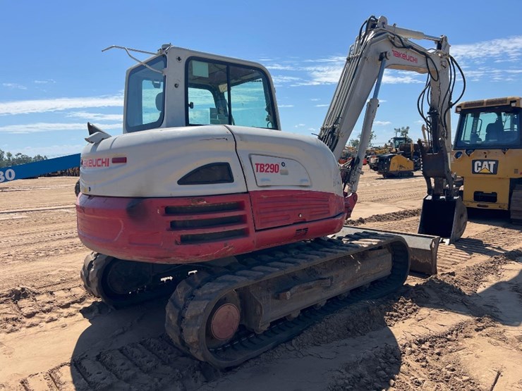 2017-takeuchi-tb290-image-4