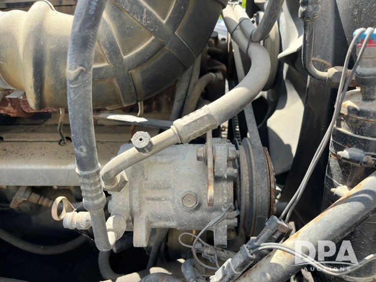 2002-mack-ch613-image-55