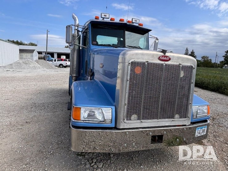 1988-peterbilt-377-image-5