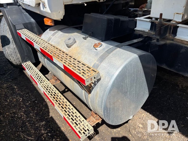 2002-mack-ch613-image-35
