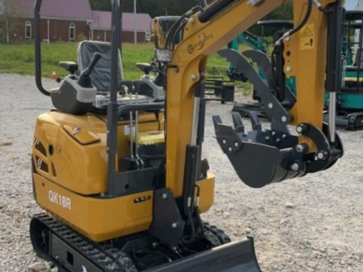 2025-cfg-qk18r-mini-excavator-image-3