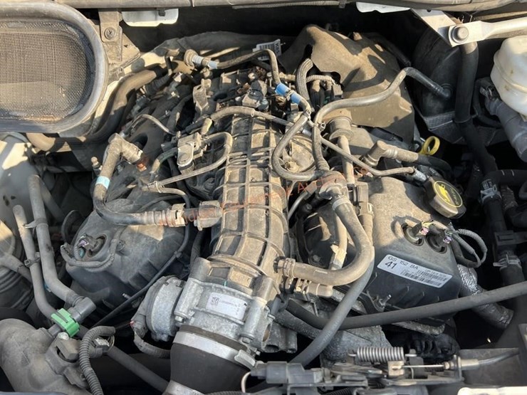 2016-ford-transit-image-35