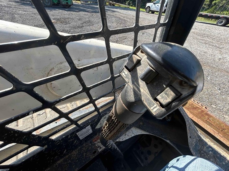 2020-bobcat-t770-image-25