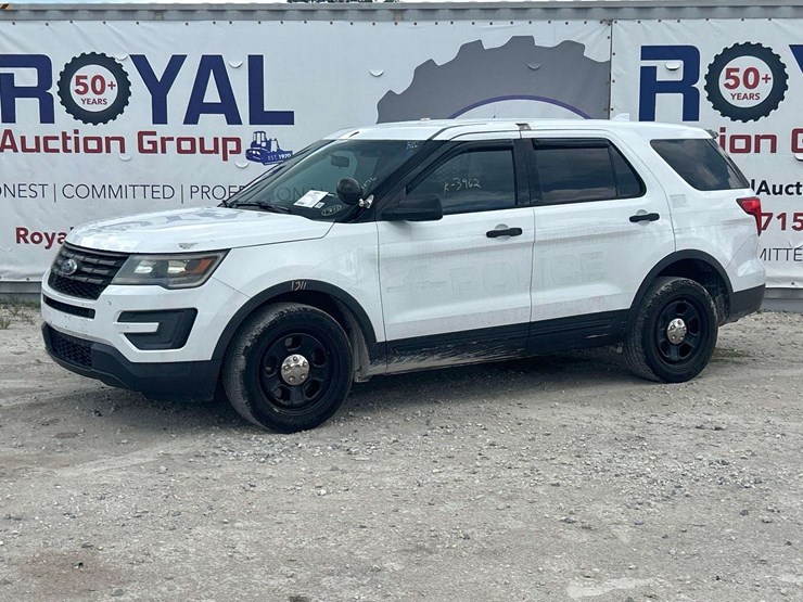 2017-ford-explorer-image-1