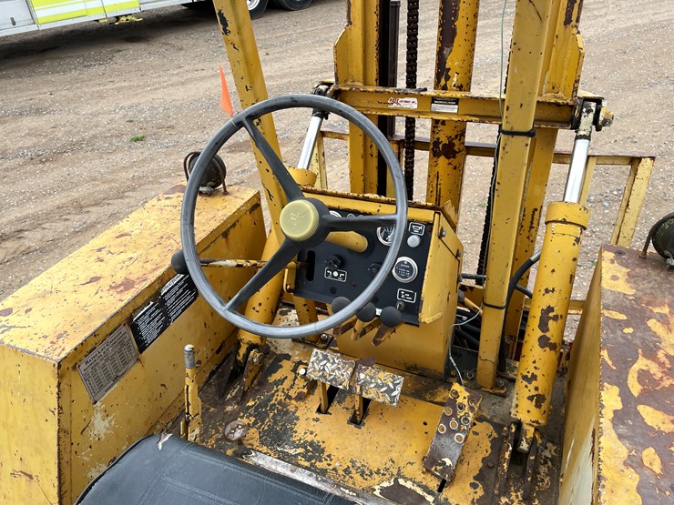 #2140-•-hull-706e-lift-truck-image-18