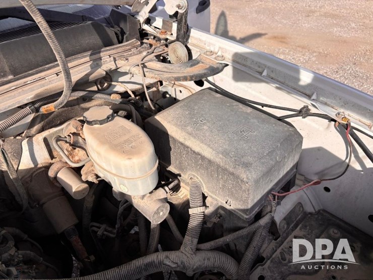 2013-gmc-2500-image-47