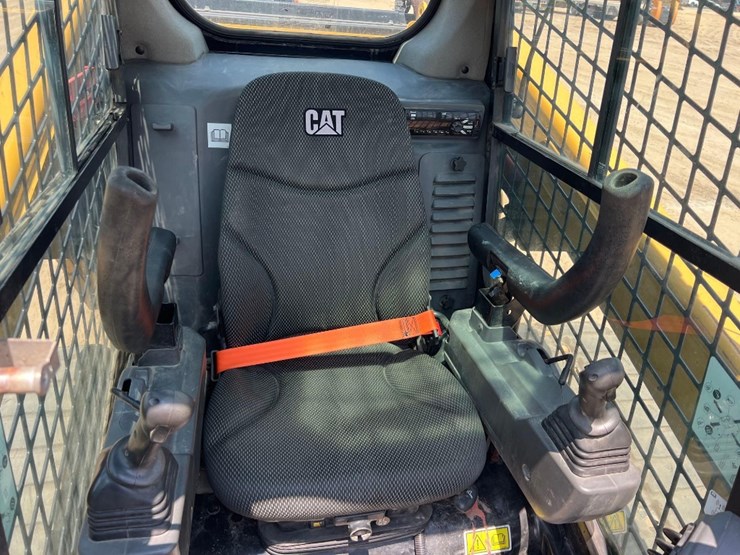 2019-caterpillar-289d3-image-25