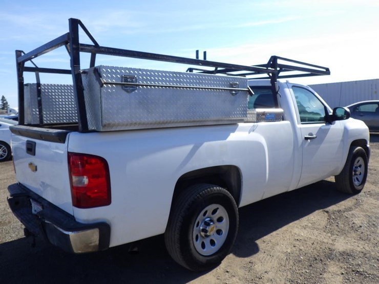 2013-chevrolet-1500-image-3