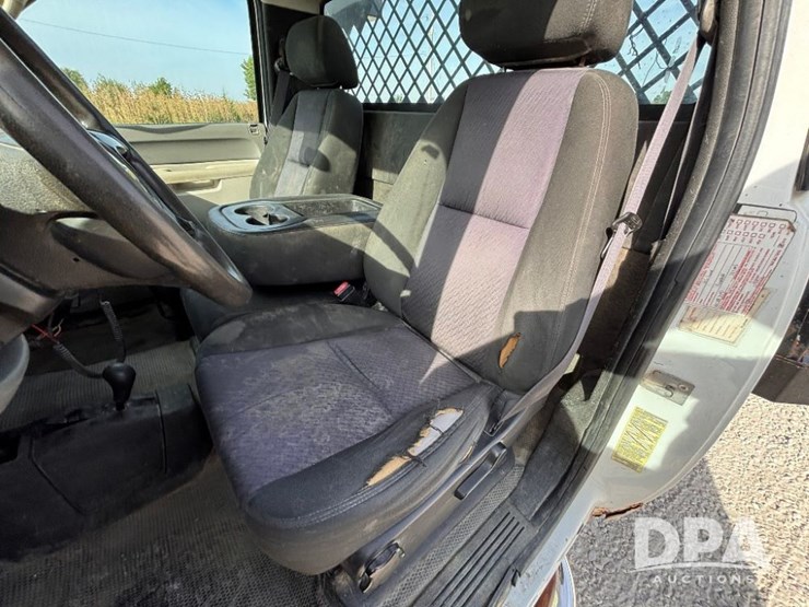 2012-chevrolet-3500-image-63