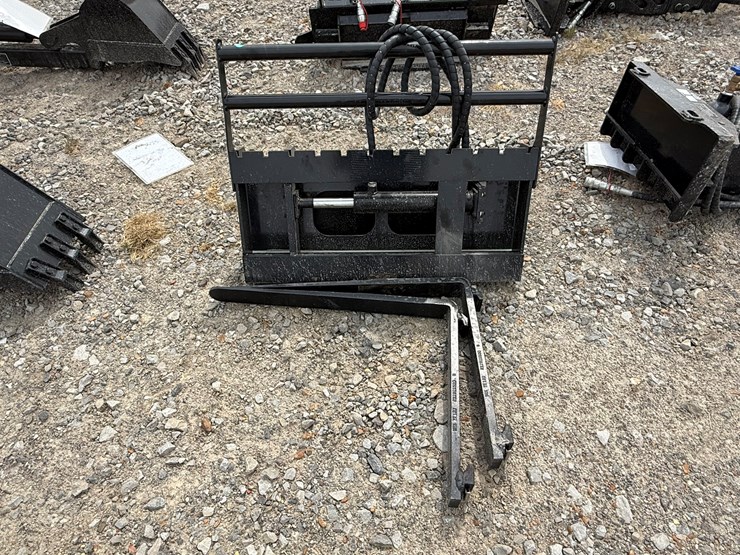 #230-•-#26378-•-unused-giyi-30"-mini-skid-steer-side-shift-fork-xcyhc2507281-image-2