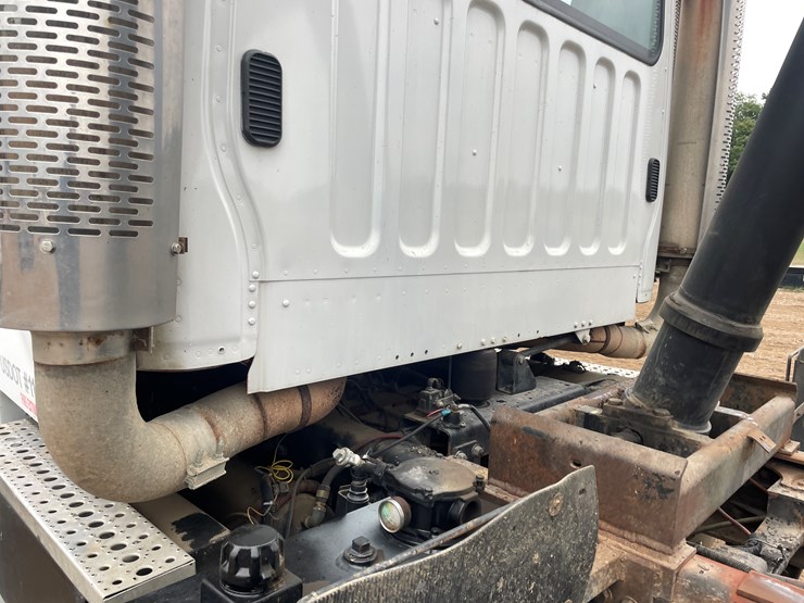 2005-caterpillar-c13-image-40