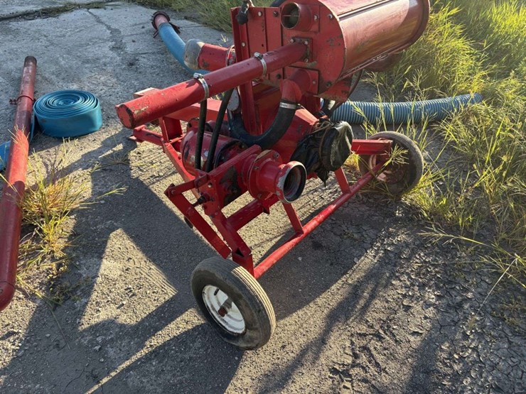 van-dale-liquid-manure-pump,-hydraulic,-self-priming,-540-pto,-on-2-wheel-cart,-15’x6”-suction-hose,-image-6