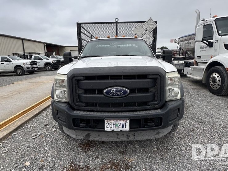 2013-ford-f550-image-3