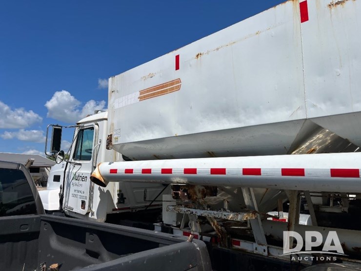 2002-mack-ch613-image-33