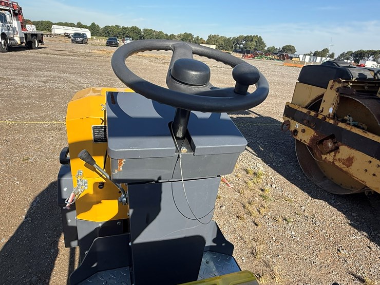 #145-•-#30306-•-2025-sdlool-sl1000-vibratory-compactor-inv#:-30306-image-23
